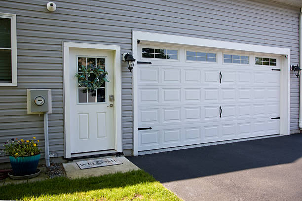 24/7 Emergency Garage Door Panel Replacement experts in Bliss Corner, MA
